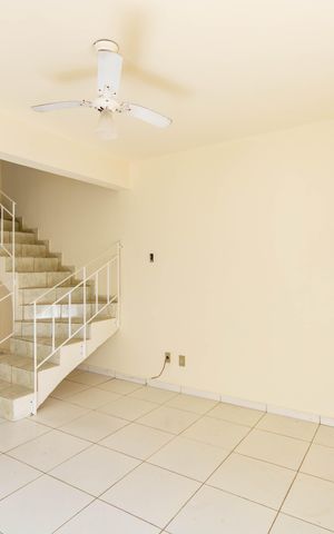 Casa de condomínio à venda com 70m², 2 quartos e 1 vaga