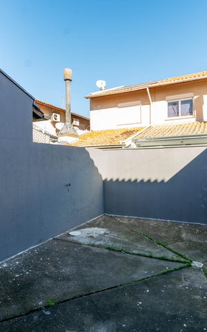 Casa de condomínio à venda com 70m², 2 quartos e 1 vaga