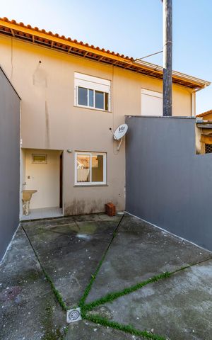 Casa de condomínio à venda com 70m², 2 quartos e 1 vaga