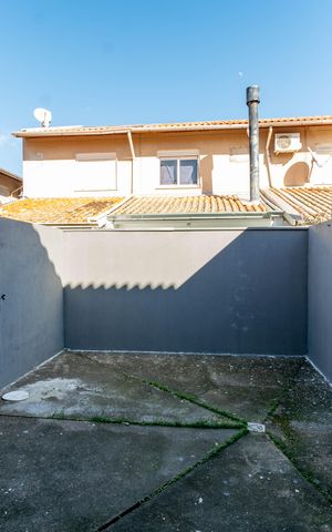 Casa de condomínio à venda com 70m², 2 quartos e 1 vaga