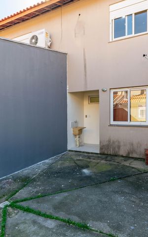 Casa de condomínio à venda com 70m², 2 quartos e 1 vaga