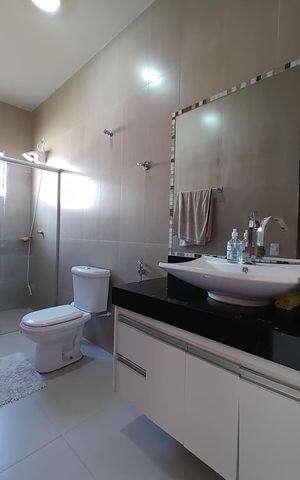 Casa para alugar com 190m², 4 quartos e 4 vagas