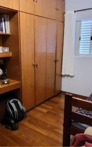 Casa à venda com 229m², 4 quartos e 2 vagas