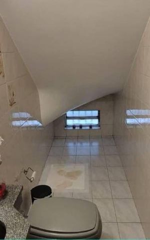 Casa à venda com 229m², 4 quartos e 2 vagas