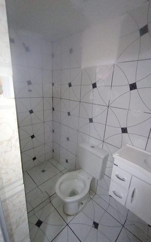 Casa para alugar com 70m², 2 quartos e sem vaga Casa para alugar com 70m², 2 quartos e sem vagaBanheiro social