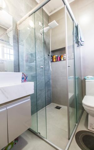 Casa de condomínio à venda com 227m², 2 quartos e 2 vagas Casa de condomínio à venda com 227m², 2 quartos e 2 vagasBanheiro da Suíte