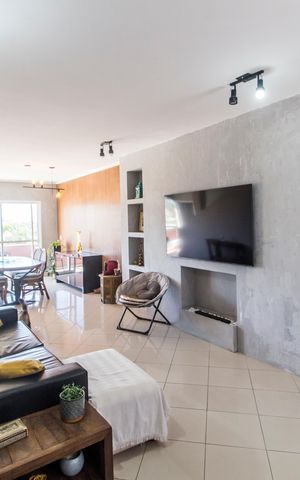 Casa de condomínio à venda com 227m², 2 quartos e 2 vagas Casa de condomínio à venda com 227m², 2 quartos e 2 vagasSala