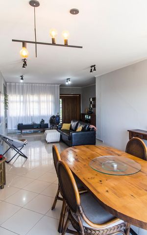 Casa de condomínio à venda com 227m², 2 quartos e 2 vagas Casa de condomínio à venda com 227m², 2 quartos e 2 vagasSala
