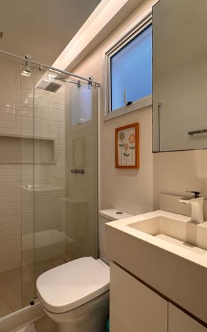 Casa de condomínio à venda com 490m², 4 quartos e 2 vagas Casa de condomínio à venda com 490m², 4 quartos e 2 vagasSuíte 3 - Banheiro