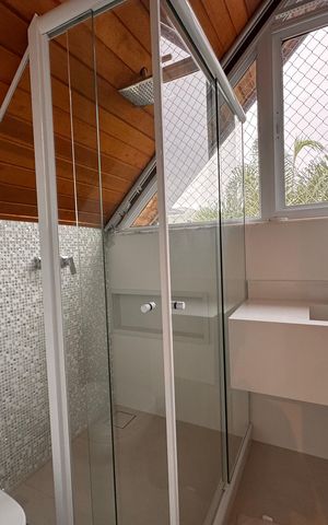 Casa de condomínio à venda com 490m², 4 quartos e 2 vagas Casa de condomínio à venda com 490m², 4 quartos e 2 vagasSuíte 4 - Banheiro