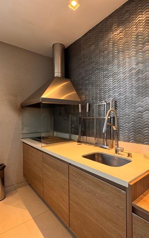 Casa de condomínio à venda com 490m², 4 quartos e 2 vagas Casa de condomínio à venda com 490m², 4 quartos e 2 vagasÁrea externa