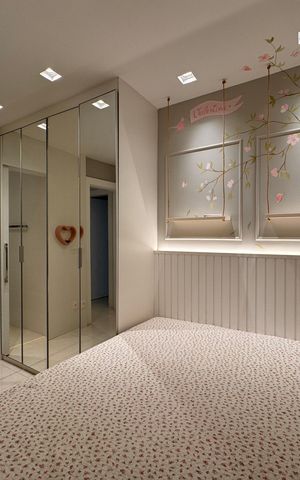 Casa de condomínio à venda com 490m², 4 quartos e 2 vagas Casa de condomínio à venda com 490m², 4 quartos e 2 vagasSuíte 3