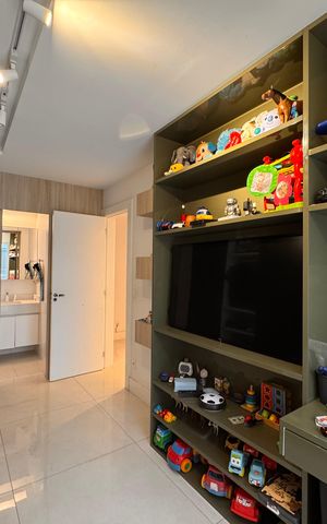 Casa de condomínio à venda com 490m², 4 quartos e 2 vagas Casa de condomínio à venda com 490m², 4 quartos e 2 vagasSuíte 2