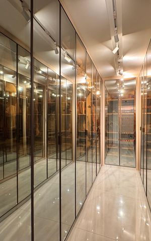 Casa de condomínio à venda com 490m², 4 quartos e 2 vagas Casa de condomínio à venda com 490m², 4 quartos e 2 vagasSuíte 1 (Master) - Closet