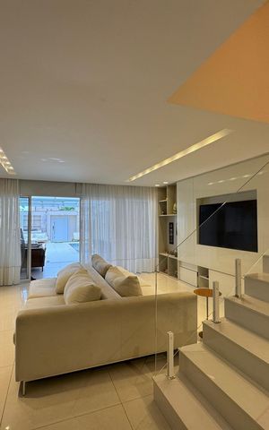 Casa de condomínio à venda com 490m², 4 quartos e 2 vagas Casa de condomínio à venda com 490m², 4 quartos e 2 vagasSala