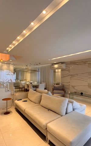 Casa de condomínio à venda com 490m², 4 quartos e 2 vagas Casa de condomínio à venda com 490m², 4 quartos e 2 vagasSala