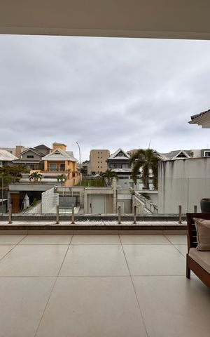 Casa de condomínio à venda com 490m², 4 quartos e 2 vagas Casa de condomínio à venda com 490m², 4 quartos e 2 vagasSuíte 1 (Master) - Varanda