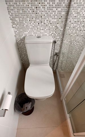 Casa de condomínio à venda com 490m², 4 quartos e 2 vagas Casa de condomínio à venda com 490m², 4 quartos e 2 vagasSuíte 4 - Banheiro