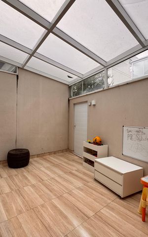 Casa de condomínio à venda com 490m², 4 quartos e 2 vagas