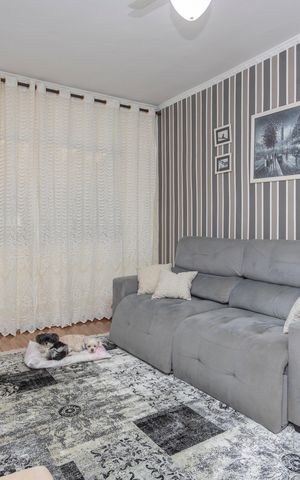 Casa à venda com 200m², 4 quartos e 2 vagasSala