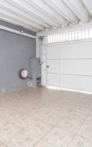 Casa à venda com 200m², 4 quartos e 2 vagasGaragem