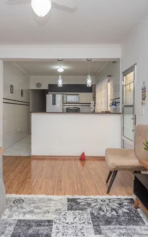 Casa à venda com 200m², 4 quartos e 2 vagasSala