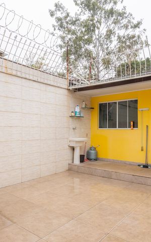Casa à venda com 200m², 4 quartos e 2 vagasVaranda