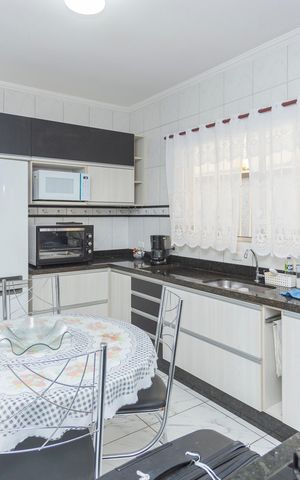 Casa à venda com 200m², 4 quartos e 2 vagasCozinha