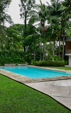 Casa à venda com 850m², 4 quartos e 9 vagasPiscina