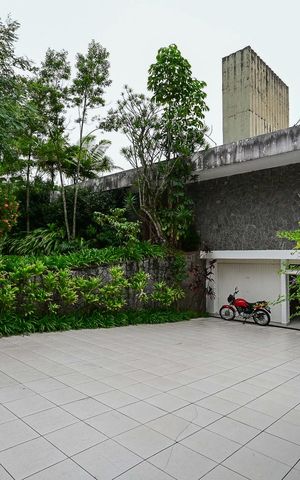 Casa à venda com 850m², 4 quartos e 9 vagasFachada