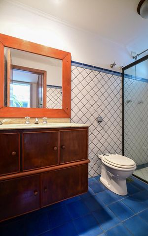 Casa à venda com 850m², 4 quartos e 9 vagasBanheiro Suíte 2