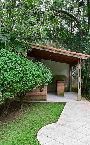 Casa à venda com 850m², 4 quartos e 9 vagasChurrasqueira