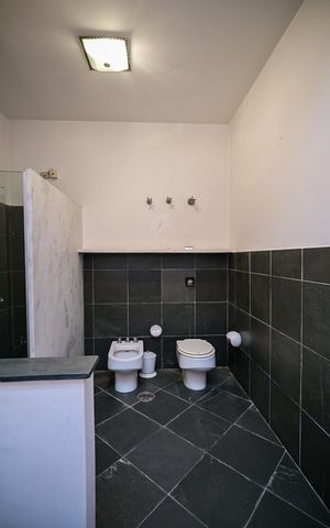 Casa à venda com 850m², 4 quartos e 9 vagasBanheiro