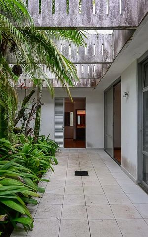 Casa à venda com 850m², 4 quartos e 9 vagasJardim de Inverno
