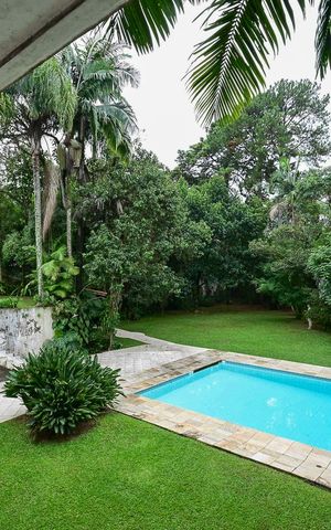 Casa à venda com 850m², 4 quartos e 9 vagasVista
