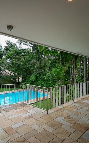 Casa à venda com 850m², 4 quartos e 9 vagasVaranda