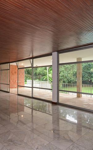 Casa à venda com 850m², 4 quartos e 9 vagasSala