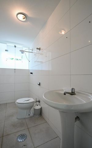 Casa à venda com 850m², 4 quartos e 9 vagasBanheiro de Serviço