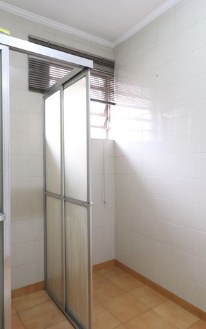 Casa para alugar com 600m², 6 quartos e 12 vagasBanheiro 2