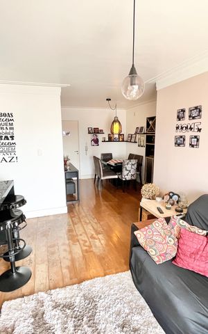 Apartamento para alugar com 71m², 2 quartos e 2 vagasSala