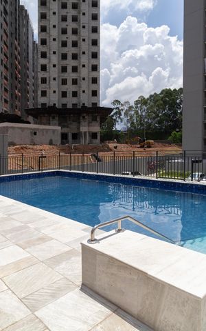 Apartamento à venda com 41m², 2 quartos e 1 vaga Apartamento à venda com 41m², 2 quartos e 1 vagaÁrea Comum - Piscina