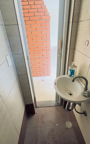 Casa à venda com 250m², 3 quartos e 6 vagas Casa à venda com 250m², 3 quartos e 6 vagasBanheiro 4