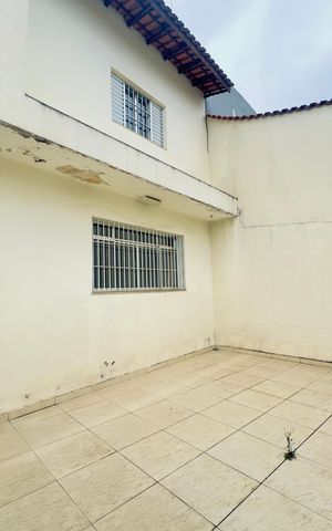 Casa à venda com 250m², 3 quartos e 6 vagas Casa à venda com 250m², 3 quartos e 6 vagasGaragem