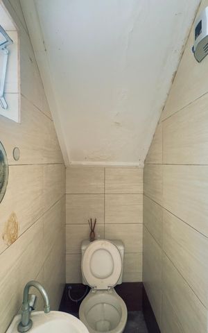 Casa à venda com 250m², 3 quartos e 6 vagas Casa à venda com 250m², 3 quartos e 6 vagasBanheiro 4