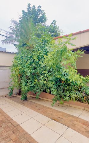 Casa à venda com 250m², 3 quartos e 6 vagas Casa à venda com 250m², 3 quartos e 6 vagasGaragem
