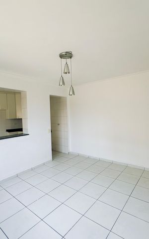 Casa à venda com 250m², 3 quartos e 6 vagas Casa à venda com 250m², 3 quartos e 6 vagasCopa