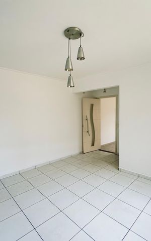 Casa à venda com 250m², 3 quartos e 6 vagas Casa à venda com 250m², 3 quartos e 6 vagasCopa
