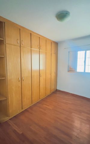 Casa à venda com 250m², 3 quartos e 6 vagas Casa à venda com 250m², 3 quartos e 6 vagasQuarto 3
