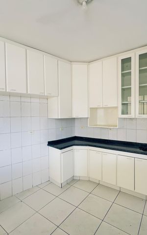 Casa à venda com 250m², 3 quartos e 6 vagas Casa à venda com 250m², 3 quartos e 6 vagasCozinha