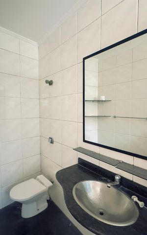 Casa à venda com 250m², 3 quartos e 6 vagas Casa à venda com 250m², 3 quartos e 6 vagasBanheiro 2